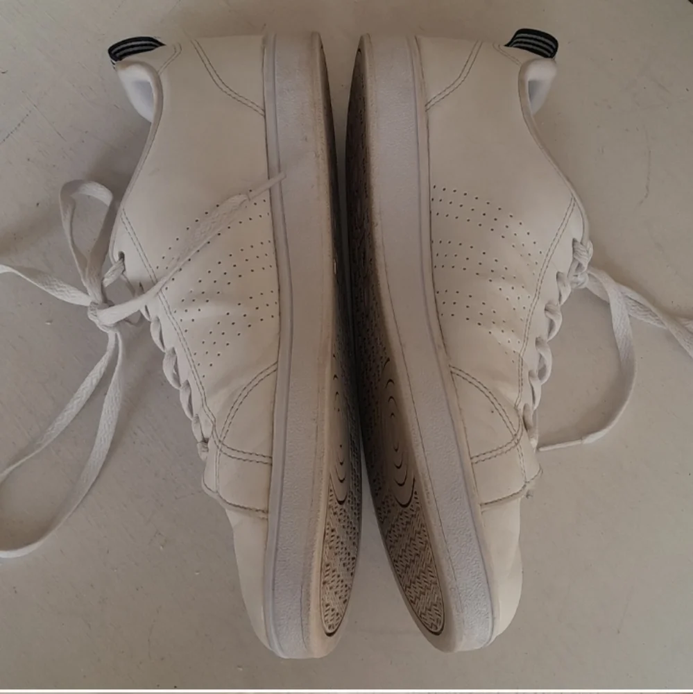 Adidas Mens Shoes Advantage Sneakers Size 9.5 White Low Top F99…